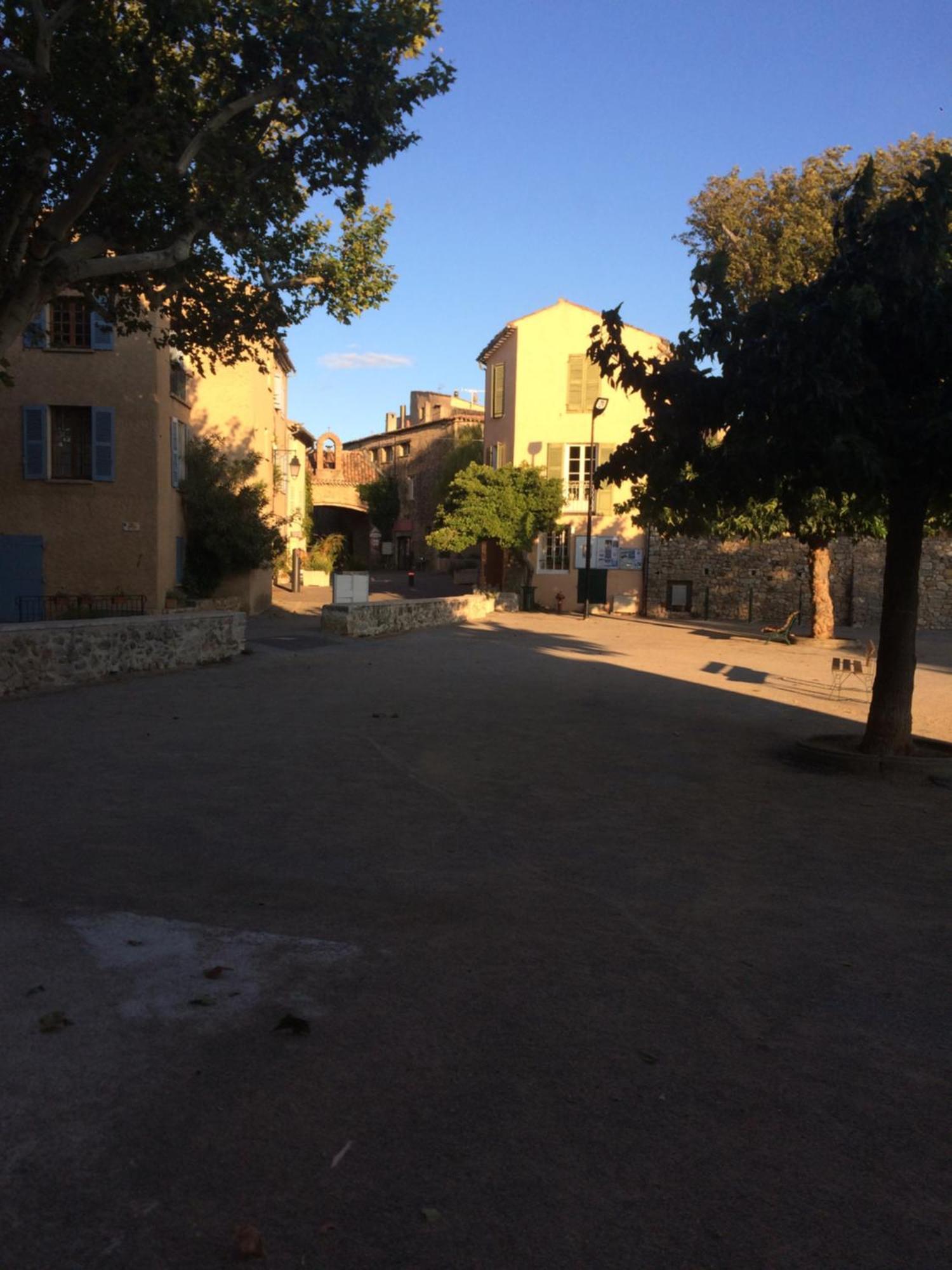 טורטור Au Coeur Du Village Provencal מראה חיצוני תמונה
